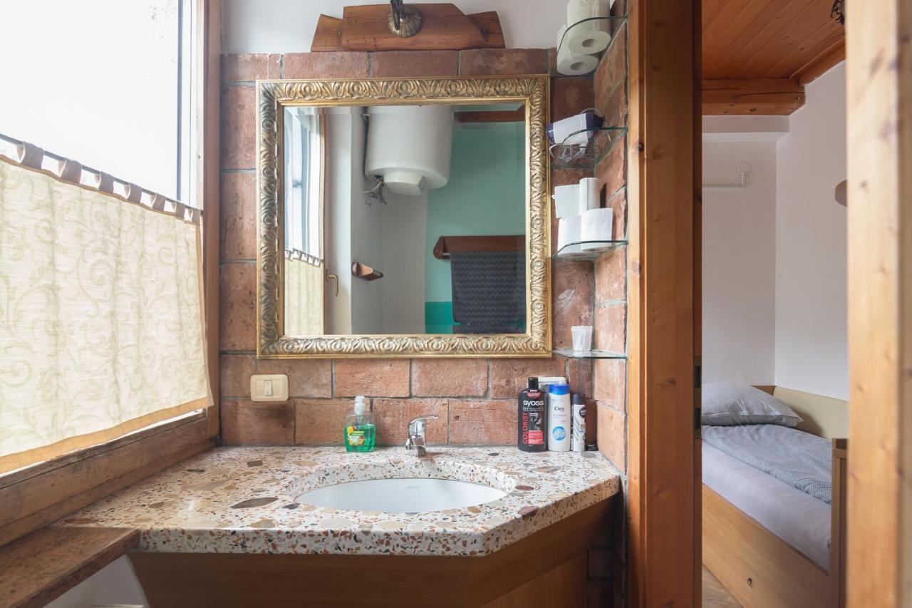 Cozy, Bright And Affordable Single Studio - Free Parking Ljubljana Exteriör bild